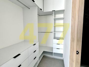 CASA EN VENTA (VALLES DEL MOLINO A)