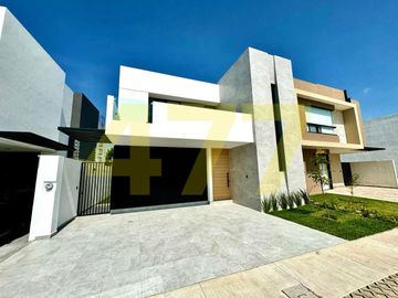 CASA EN VENTA (VALLES DEL MOLINO A)