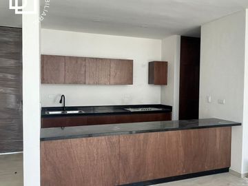 Casa en Venta en Mérida Temozón de una Planta con 2 recamaras, alberca privada