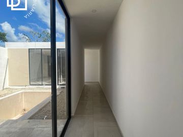 Casa en Venta en Mérida Temozón de una Planta con 2 recamaras, alberca privada
