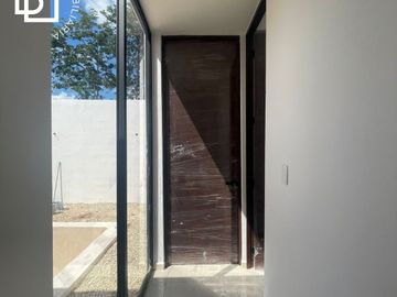 Casa en Venta en Mérida Temozón de una Planta con 2 recamaras, alberca privada