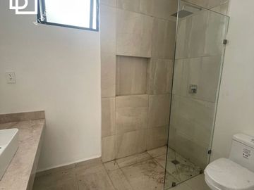 Casa en Venta en Mérida Temozón de una Planta con 2 recamaras, alberca privada