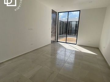 Casa en Venta en Mérida Temozón de una Planta con 2 recamaras, alberca privada