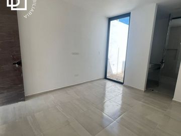 Casa en Venta en Mérida Temozón de una Planta con 2 recamaras, alberca privada
