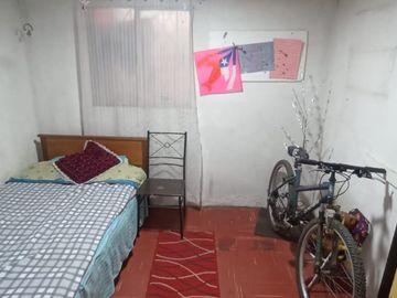 Vendo Casa con 2 Dptos Cerro Navia