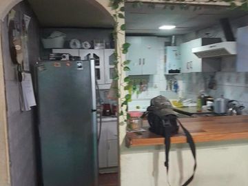 Vendo Casa con 2 Dptos Cerro Navia