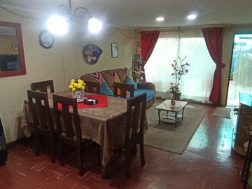 Vendo Casa con 2 Dptos Cerro Navia
