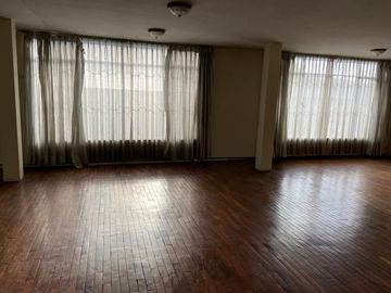 Venta Casa  Rentera sector Jipijapa 3 departamentos