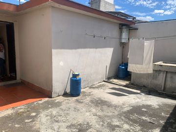 Venta Casa  Rentera sector Jipijapa 3 departamentos