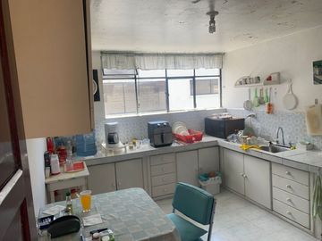 Venta Casa  Rentera sector Jipijapa 3 departamentos