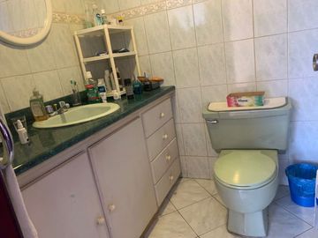 Venta Casa  Rentera sector Jipijapa 3 departamentos