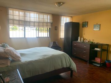 Venta Casa  Rentera sector Jipijapa 3 departamentos