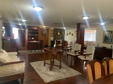 Venta Casa  Rentera sector Jipijapa 3 departamentos