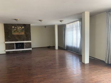 Venta Casa  Rentera sector Jipijapa 3 departamentos