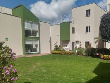Vendo Casa 2 Plantas en Conjunto Cerrado en San Jose de Bavaria