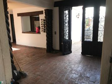 RENTO CASA SIN MUEBLES EN FRACC LUCIERNAGA ESPALDAS PLAZA LUCIERNAGA, HOSPITAL MAC, SALIDA SAN MIGUEL A QRO