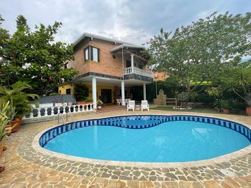 CASA CAMPESTRE DENTRO DE PARCELACION, SAN JERONIMO ANTIOQUIA