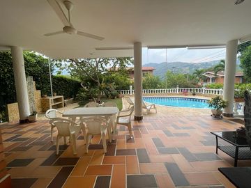 CASA CAMPESTRE DENTRO DE PARCELACION, SAN JERONIMO ANTIOQUIA