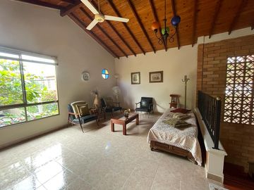 CASA CAMPESTRE DENTRO DE PARCELACION, SAN JERONIMO ANTIOQUIA