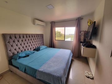 Casa de Venta en Samborondon con 721 mt2 de terreno