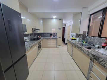 Casa de Venta en Samborondon con 721 mt2 de terreno