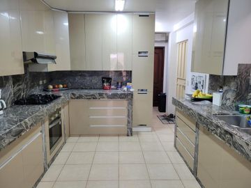 Casa de Venta en Samborondon con 721 mt2 de terreno
