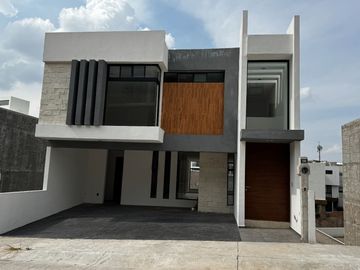 Casa en Venta en Fraccionamiento Orense Residencial (conocido anteriormente como Lomas de Chapultepec).
