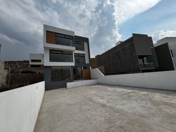 Casa en Venta en Fraccionamiento Orense Residencial (conocido anteriormente como Lomas de Chapultepec).