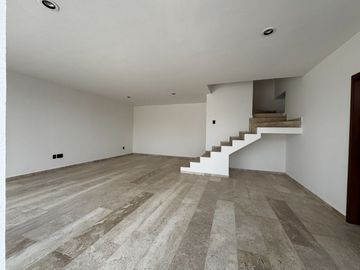 Casa en Venta en Fraccionamiento Orense Residencial (conocido anteriormente como Lomas de Chapultepec).