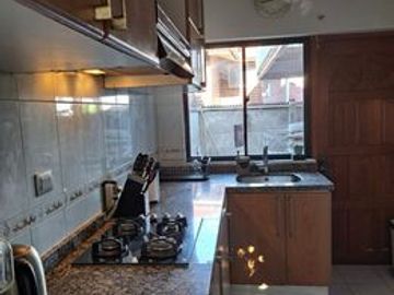 SE VENDE HERMOSA CASA EN CONDOMINIO. EXCELENTE CONECTIVIDAD QUILPUÉ