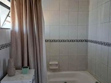 SE VENDE HERMOSA CASA EN CONDOMINIO. EXCELENTE CONECTIVIDAD QUILPUÉ
