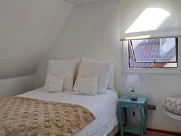SE VENDE HERMOSA CASA EN CONDOMINIO. EXCELENTE CONECTIVIDAD QUILPUÉ