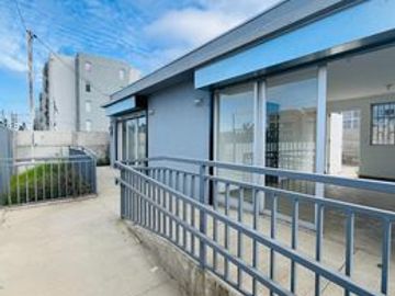 SE VENDEN DOS LOCALES COMERCIALES, CONDOMINIO LOS MOLINOS II