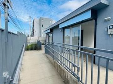 SE VENDEN DOS LOCALES COMERCIALES, CONDOMINIO LOS MOLINOS II