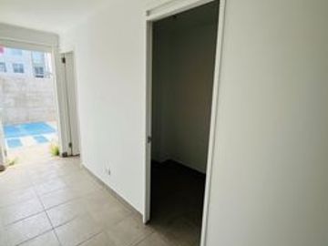 SE VENDEN DOS LOCALES COMERCIALES, CONDOMINIO LOS MOLINOS II