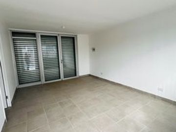 SE VENDEN DOS LOCALES COMERCIALES, CONDOMINIO LOS MOLINOS II
