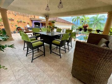 Casa Quinta en Venta en El Barrial, con increíbles vistas panorámicas a las montañas, sin vecino atrás! A 5 min de Carretera Nacional