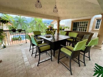Casa Quinta en Venta en El Barrial, con increíbles vistas panorámicas a las montañas, sin vecino atrás! A 5 min de Carretera Nacional