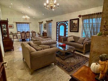 Casa Quinta en Venta en El Barrial, con increíbles vistas panorámicas a las montañas, sin vecino atrás! A 5 min de Carretera Nacional