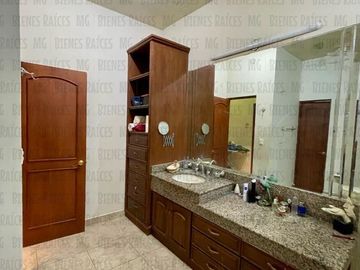 Casa Quinta en Venta en El Barrial, con increíbles vistas panorámicas a las montañas, sin vecino atrás! A 5 min de Carretera Nacional