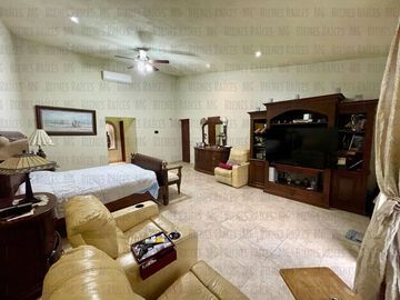 Casa Quinta en Venta en El Barrial, con increíbles vistas panorámicas a las montañas, sin vecino atrás! A 5 min de Carretera Nacional