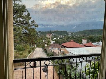 Casa Quinta en Venta en El Barrial, con increíbles vistas panorámicas a las montañas, sin vecino atrás! A 5 min de Carretera Nacional