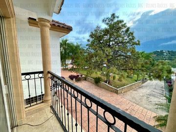 Casa Quinta en Venta en El Barrial, con increíbles vistas panorámicas a las montañas, sin vecino atrás! A 5 min de Carretera Nacional