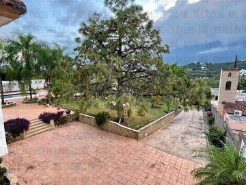 Casa Quinta en Venta en El Barrial, con increíbles vistas panorámicas a las montañas, sin vecino atrás! A 5 min de Carretera Nacional