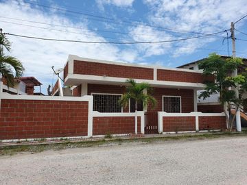 Casa de Venta Semi amoblada en Arenas del Pacífico