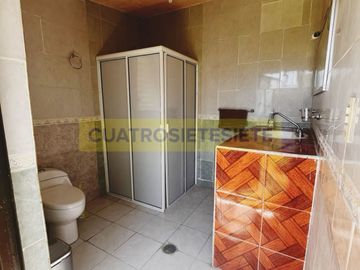 CASA EN VENTA (LOMA VERDE)