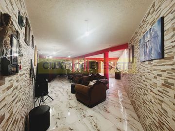 CASA EN VENTA (LOMA VERDE)