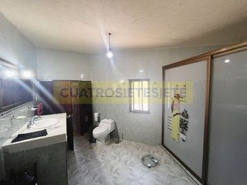 CASA EN VENTA (LOMA VERDE)