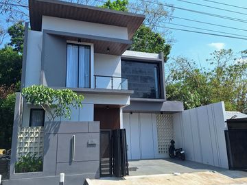 Rumah Full Furnished Elegan Modern di Jl Kapt. Haryadi dekat Sleman City Hall