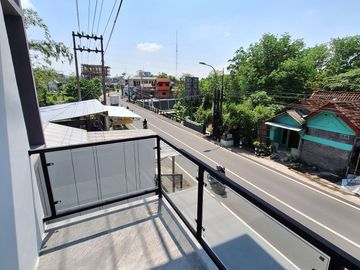 Rumah Full Furnished Elegan Modern di Jl Kapt. Haryadi dekat Sleman City Hall